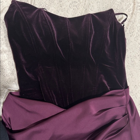 Betsy & Adam Strapless Purple Dress - Picture 10 of 10